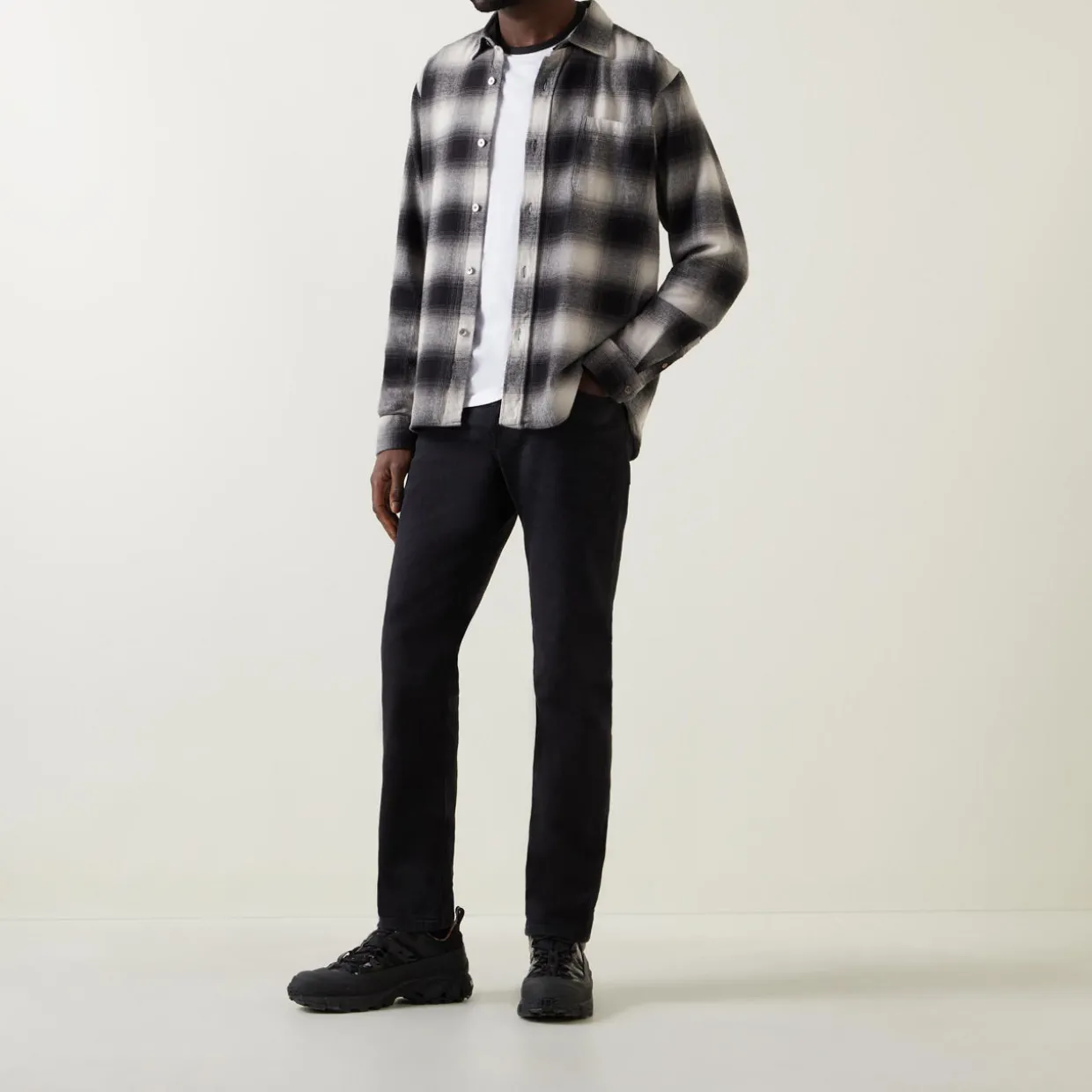2023 D-Finitive Mid-Rise Tapered Jeans