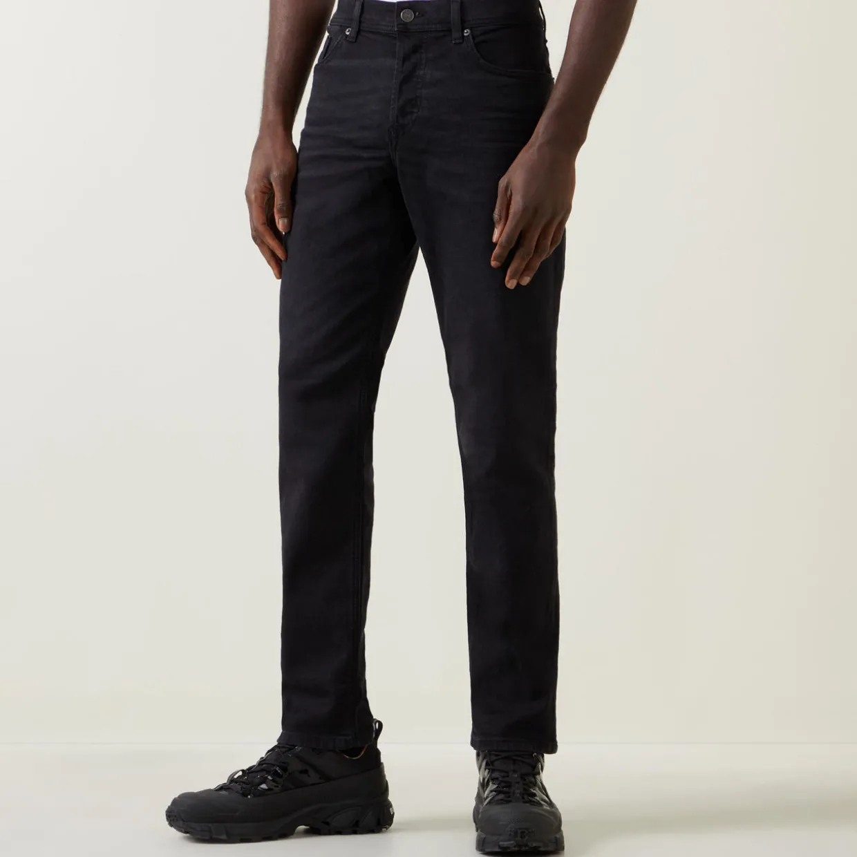 2023 D-Finitive Mid-Rise Tapered Jeans