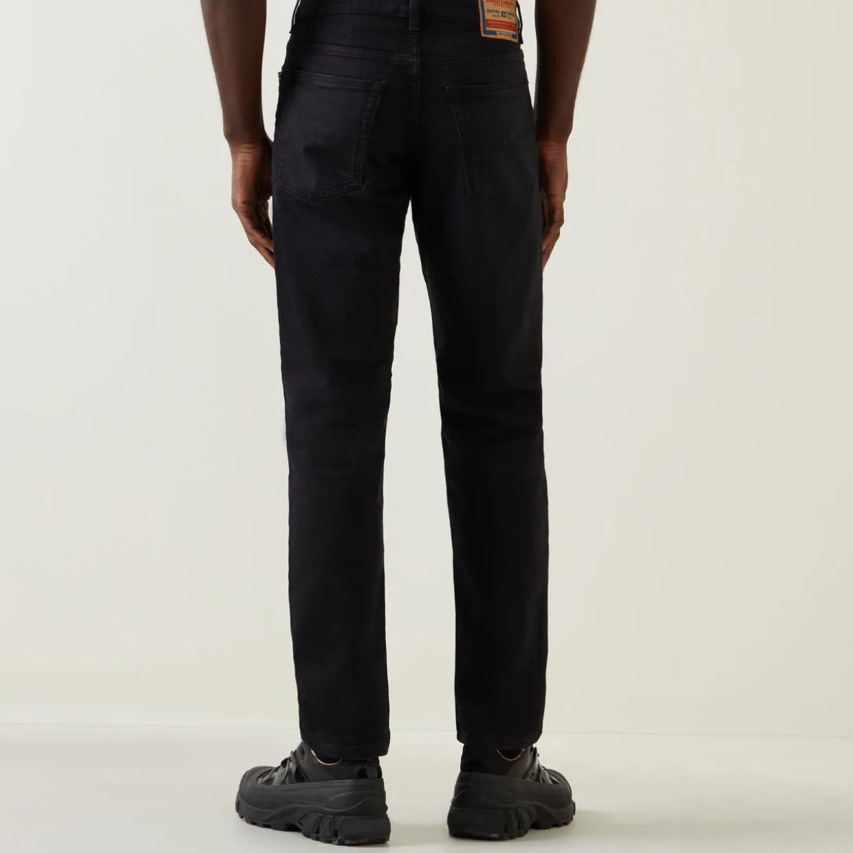 2023 D-Finitive Mid-Rise Tapered Jeans