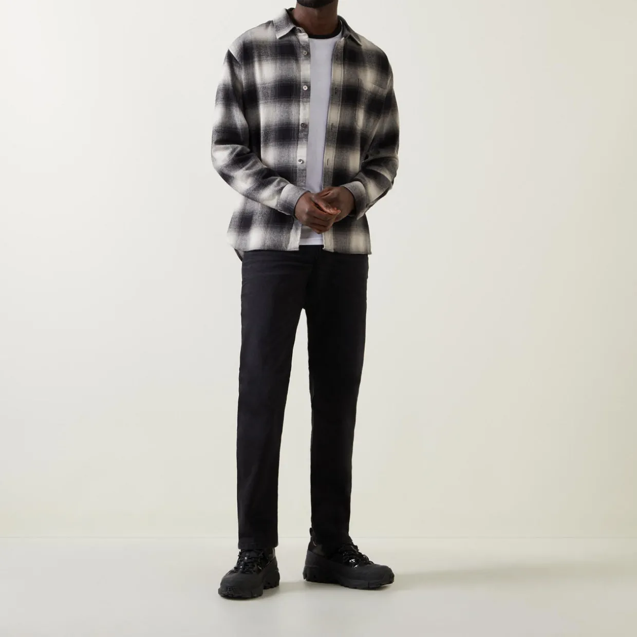 2023 D-Finitive Mid-Rise Tapered Jeans