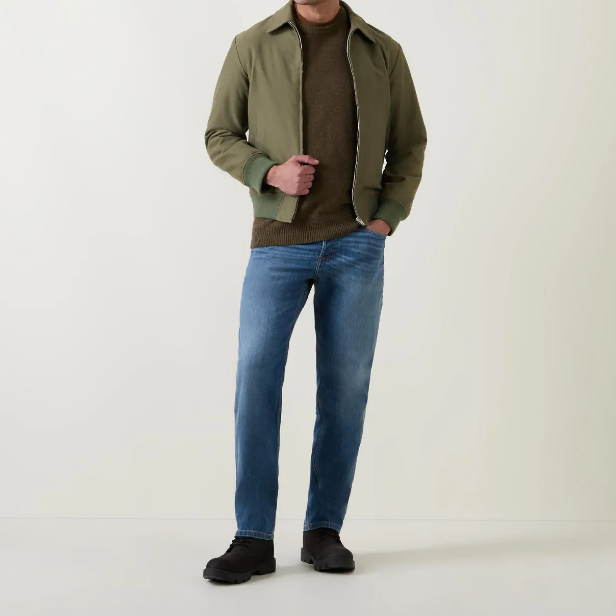 2023 D-Finitive Tapered-Leg Jeans