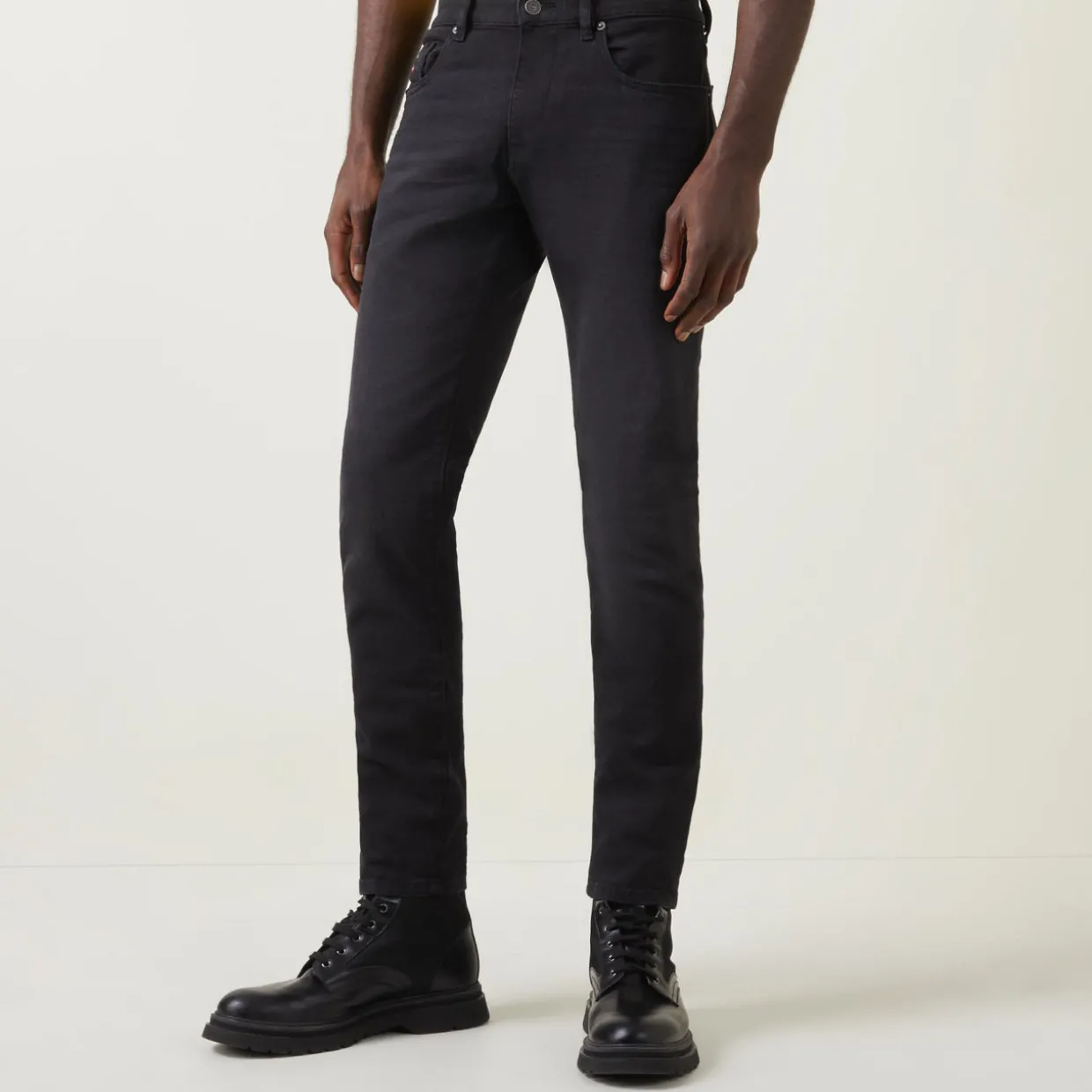 2019 D-Strukt Slim Jeans