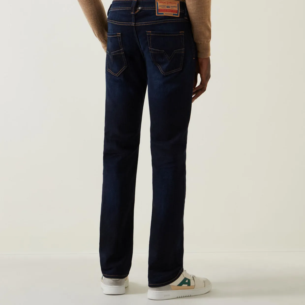 1985 Larkee Mid-Rise Straight Leg Jeans