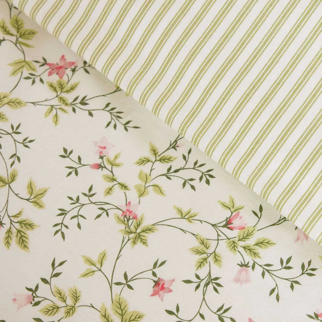 180 Thread Count Dainty Lily Duvet Set