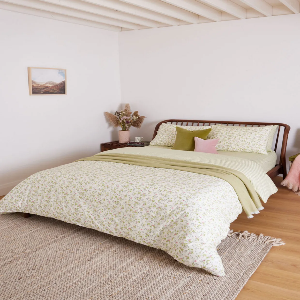 180 Thread Count Dainty Lily Pillowcase Set