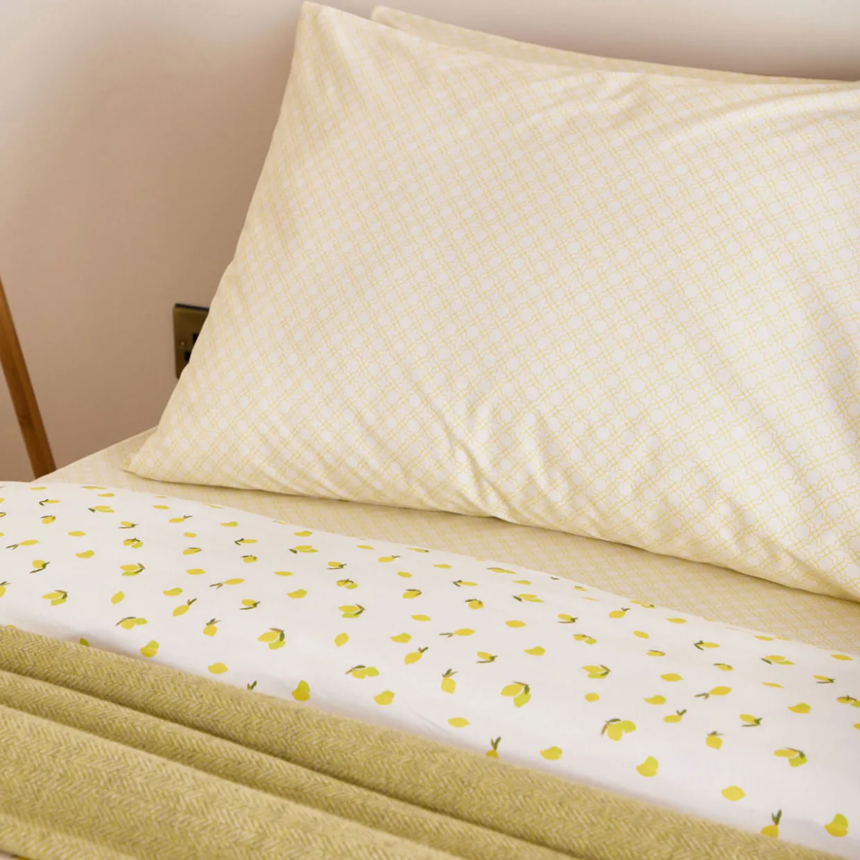 180 Thread Count Lemon Trellis Pillowcase Set