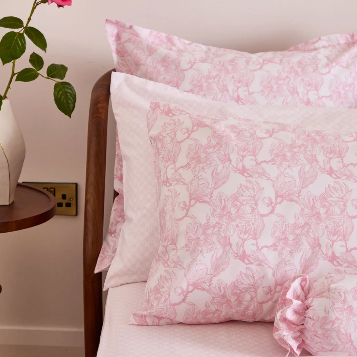300 Thread Count Pink Magnolia Duvet Set