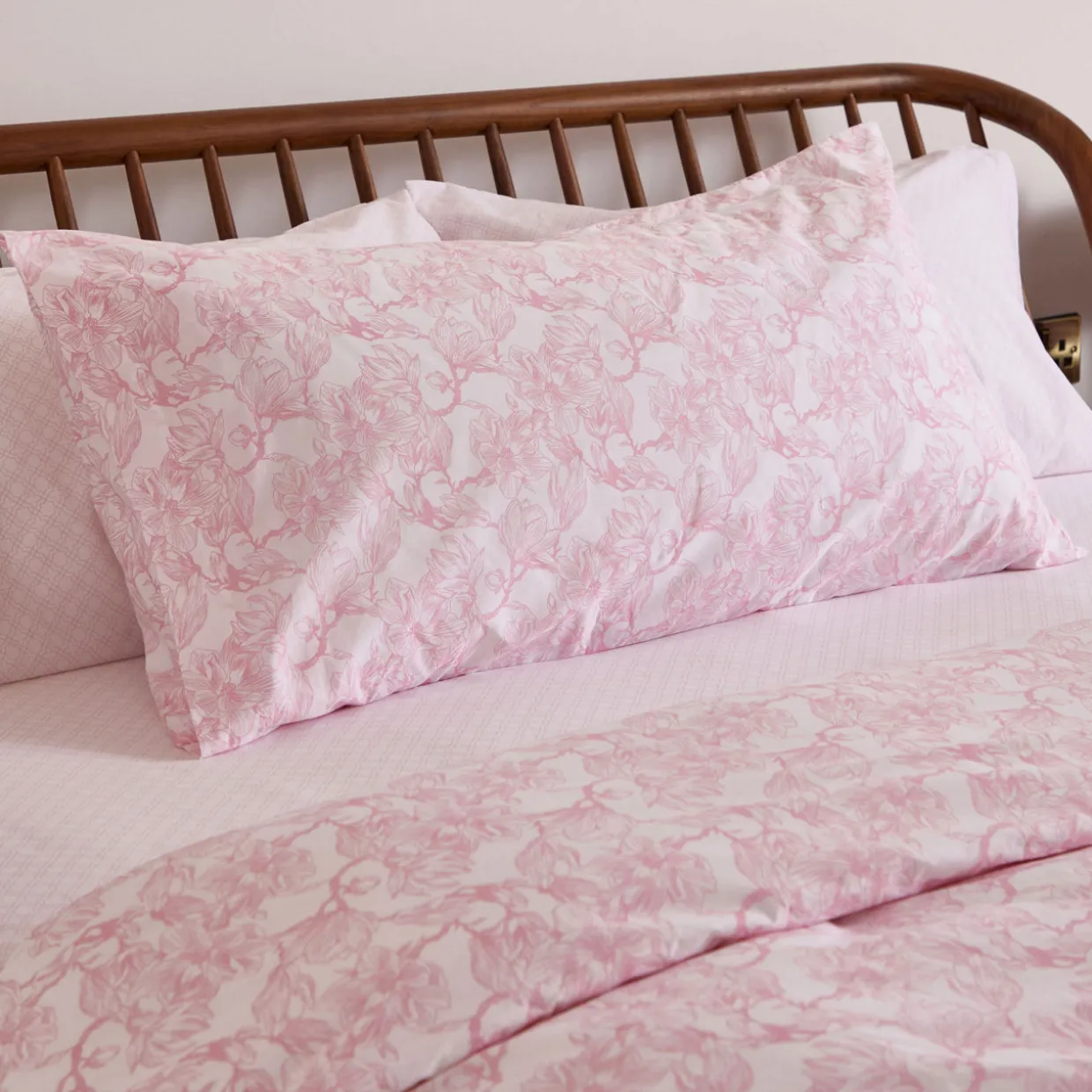 300 Thread Count Pink Magnolia King Pillowcase Set