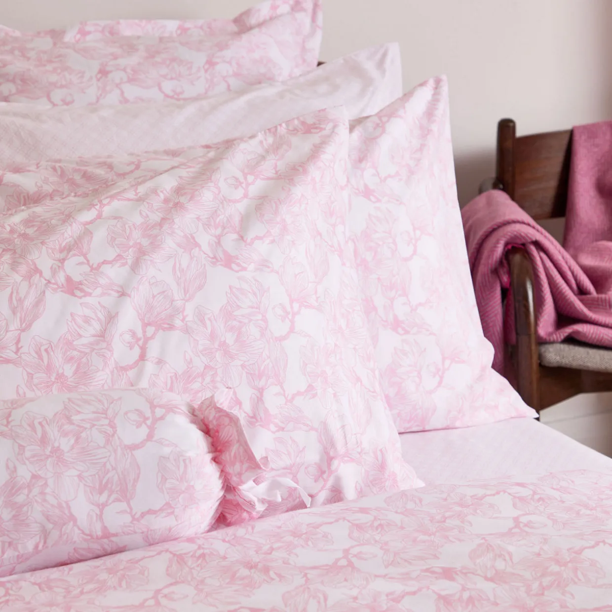 300 Thread Count Pink Magnolia King Pillowcase Set