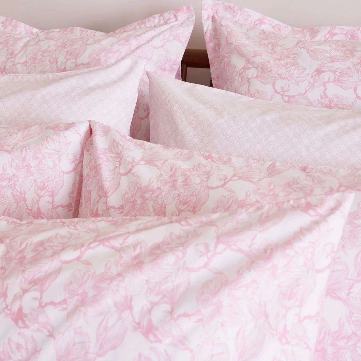 300 Thread Count Pink Magnolia King Pillowcase Set