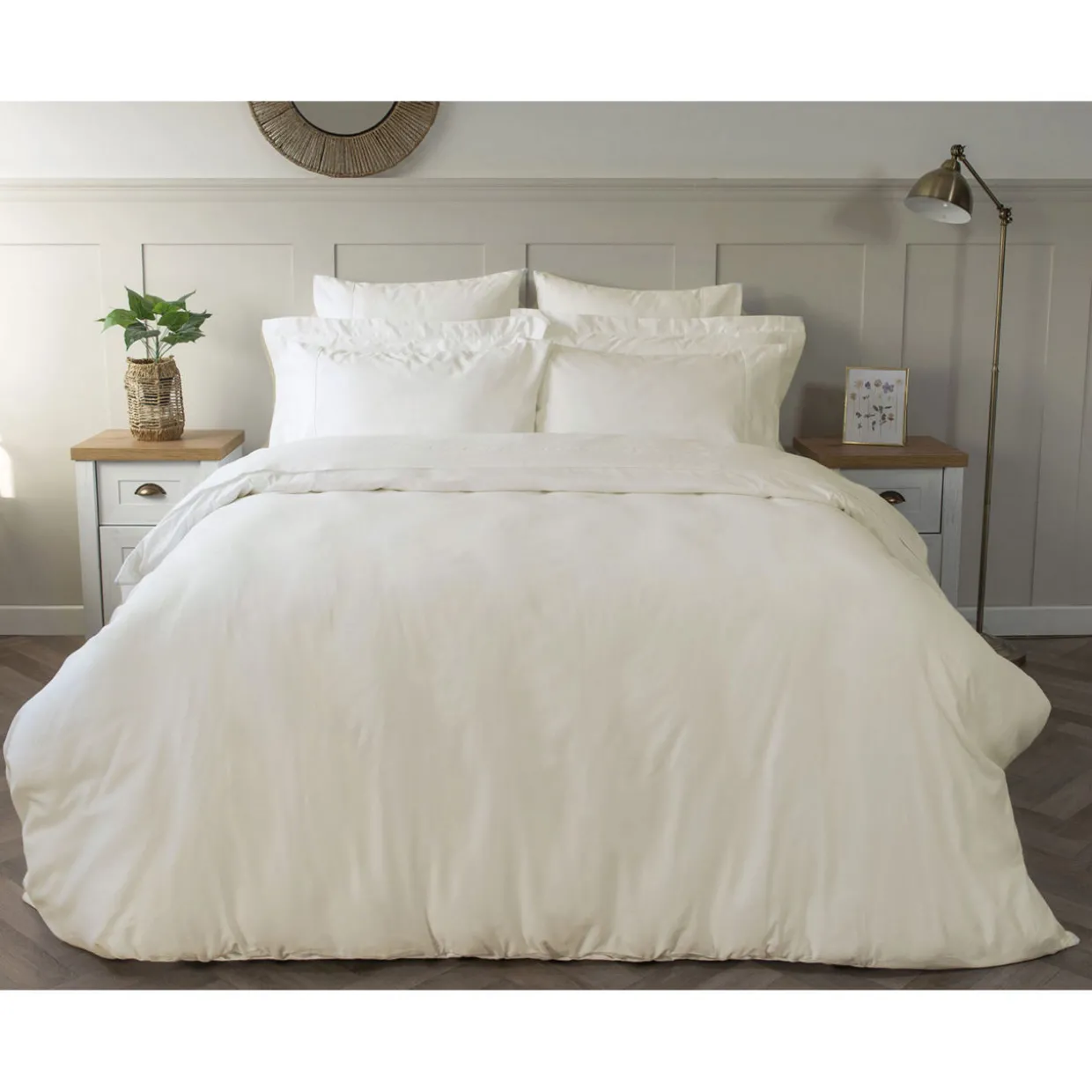 600 Thread Count Pure Egyptian Cotton Sateen Fitted Sheet Ivory