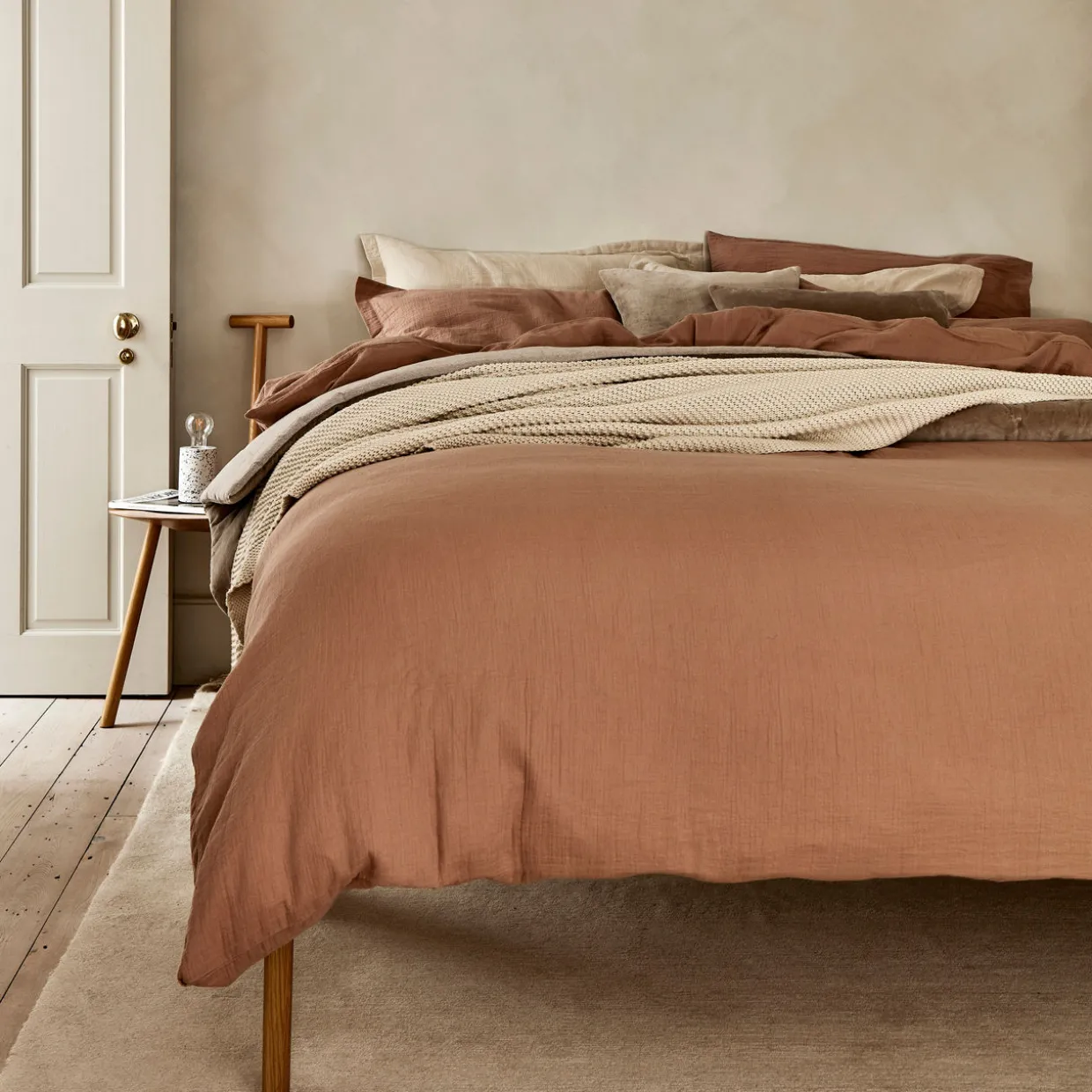 200 Thread Count Retreat Fitted Sheet
