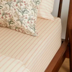 180 Thread Count Romantic Stripe Fitted Sheet