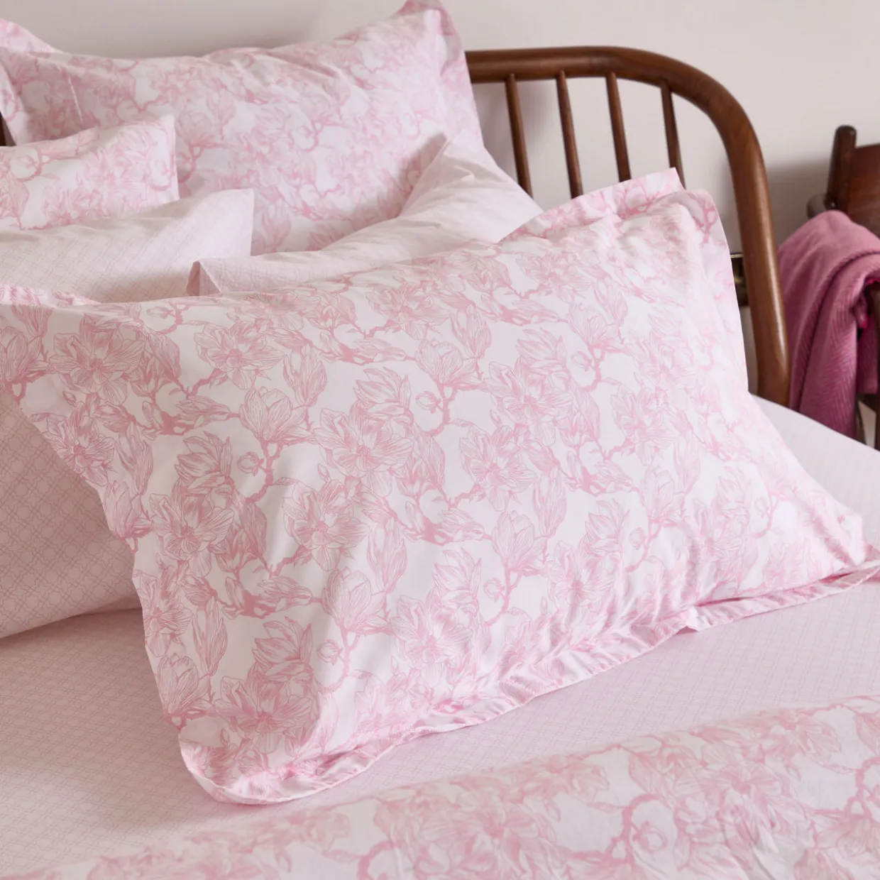 300 Thread Count Sage Magnolia Oxford Pillowcase