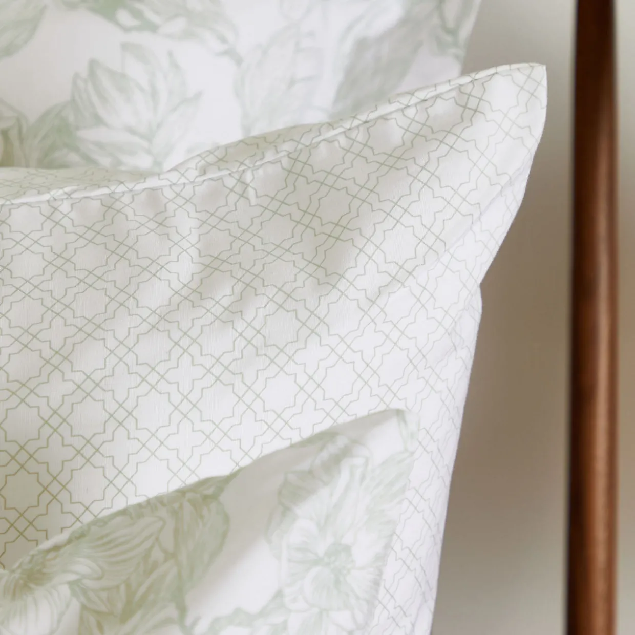 300 Thread Count Sage Trellis Pillowcase Set
