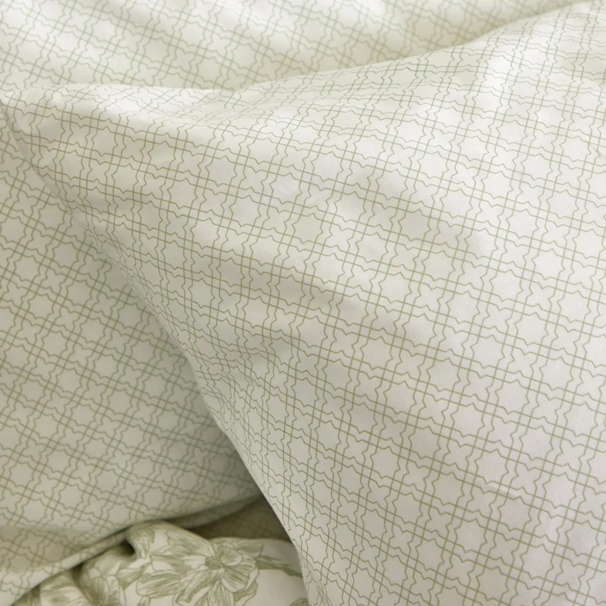 300 Thread Count Sage Trellis Pillowcase Set