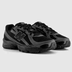 740 V2 Trainers