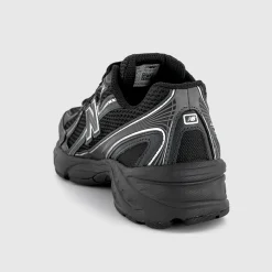 740 V2 Trainers