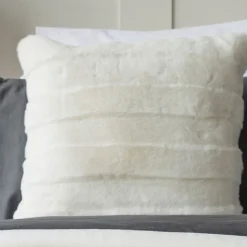 Alaska Cushion Snow