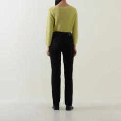 An Mid-Rise Slim Leg Jeans