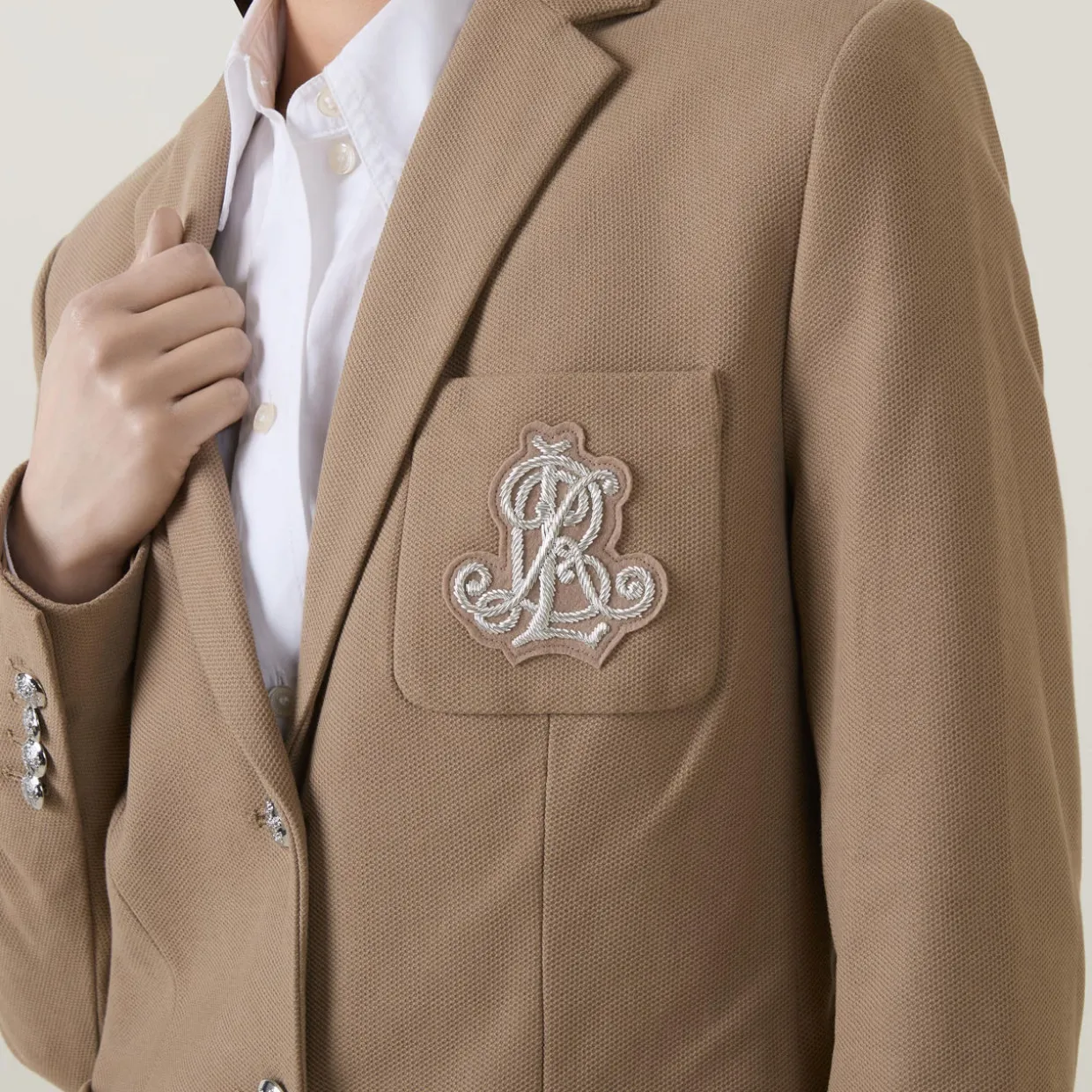 Anfisa Logo Crest Single-Breasted Blazer
