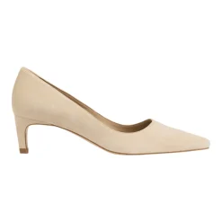 Ava Pointed Toe Courts