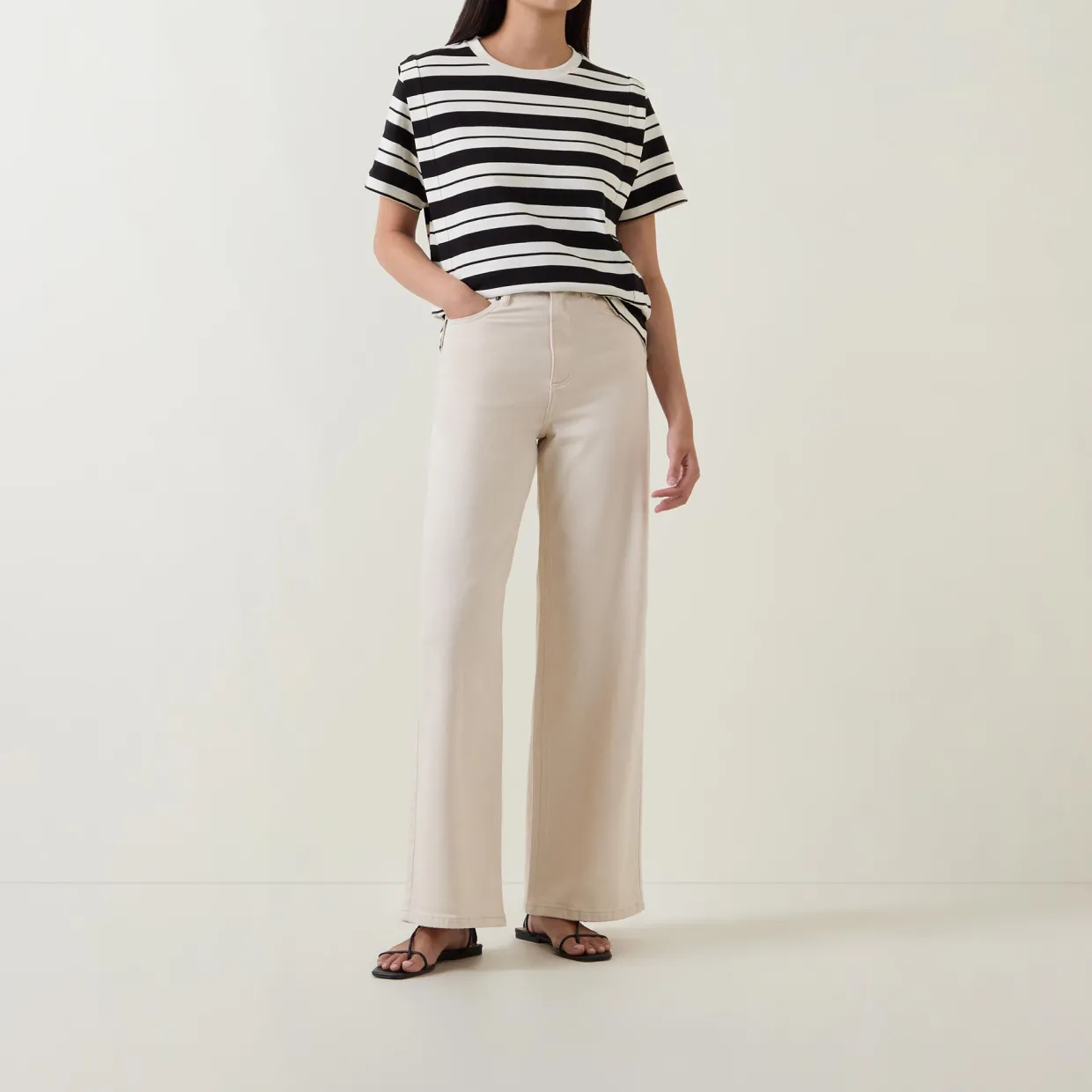 Bacca Mid-Rise Straight Leg Jeans
