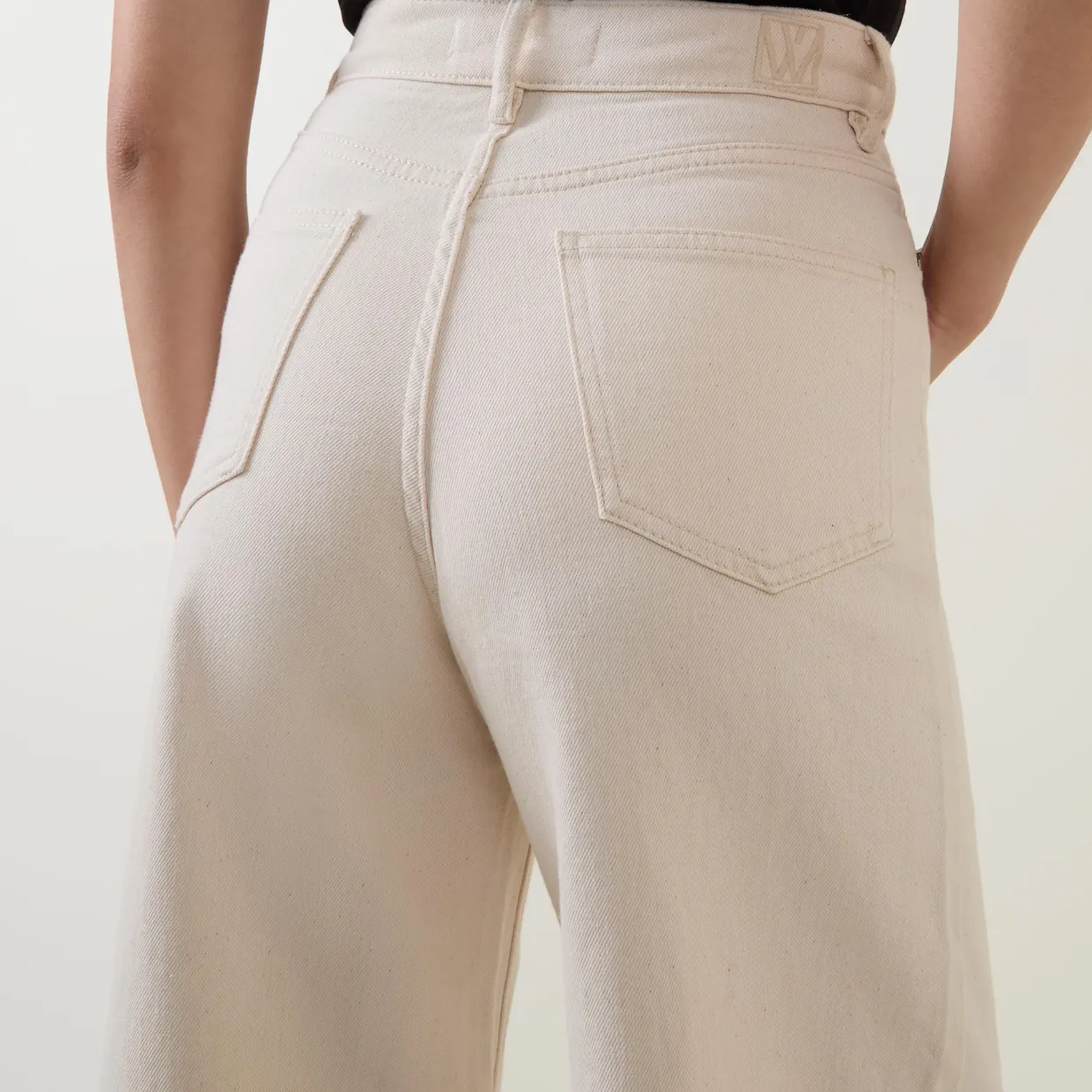 Bacca Mid-Rise Straight Leg Jeans