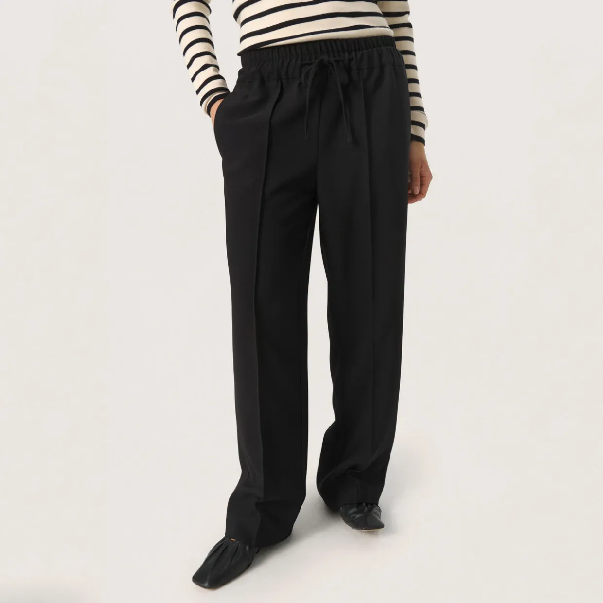 Bea Mid-Rise Wide Leg Trousers