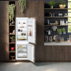 Built-in Fridge-Freezer with Freezer at Bottom