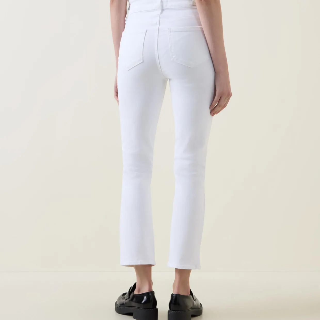Cindy Mid-Rise Cropped Straight Leg Jeans
