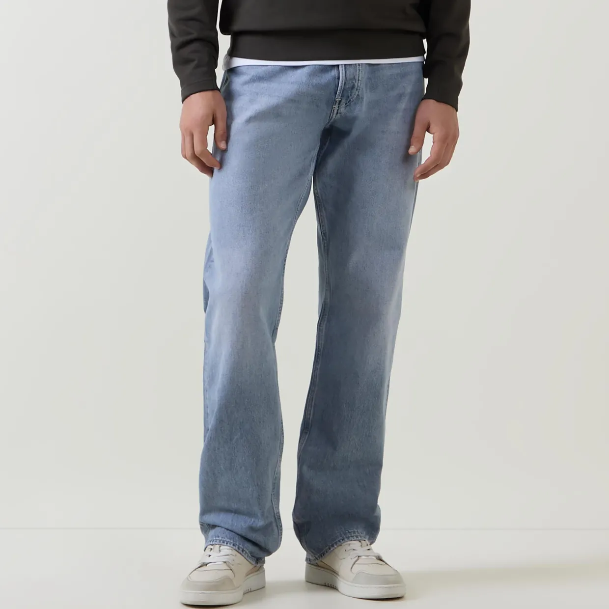 Dakota Straight Leg Jeans