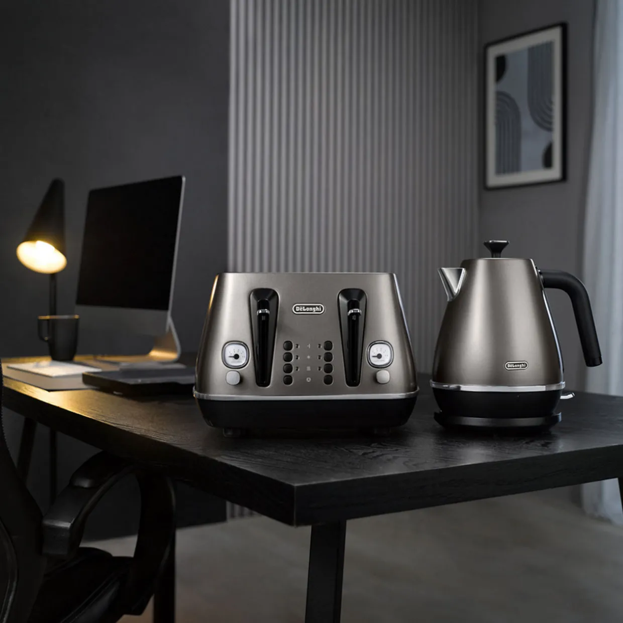 Distinta X Titanium Four Slot Toaster