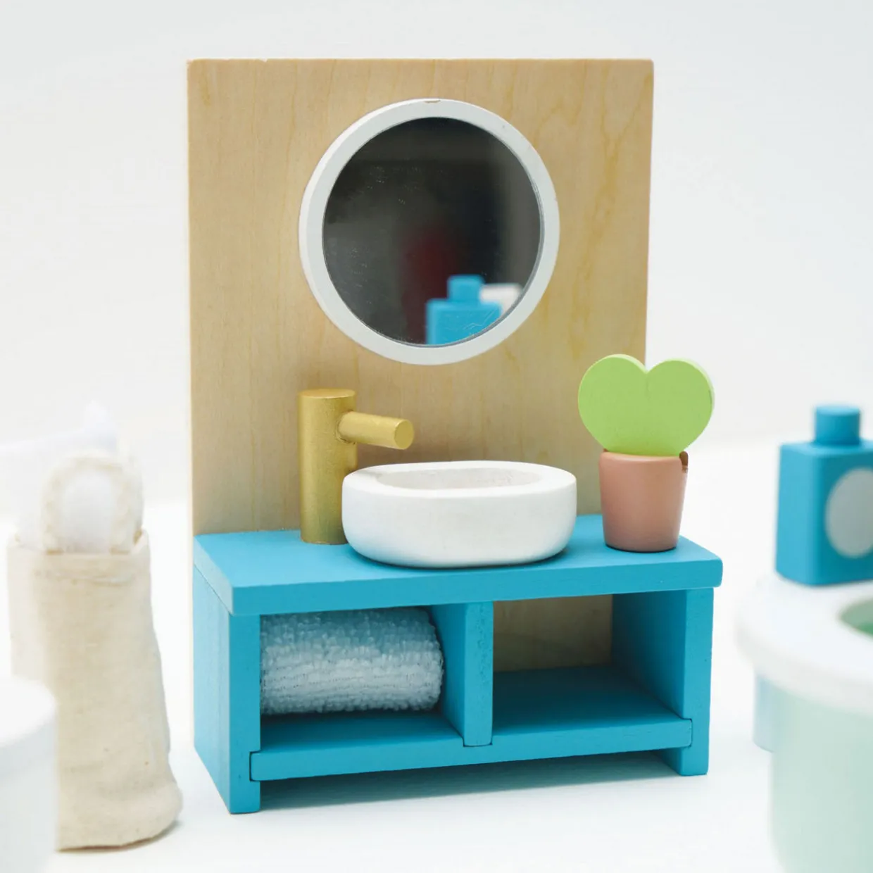Dolls House Bathroom Furniture Set