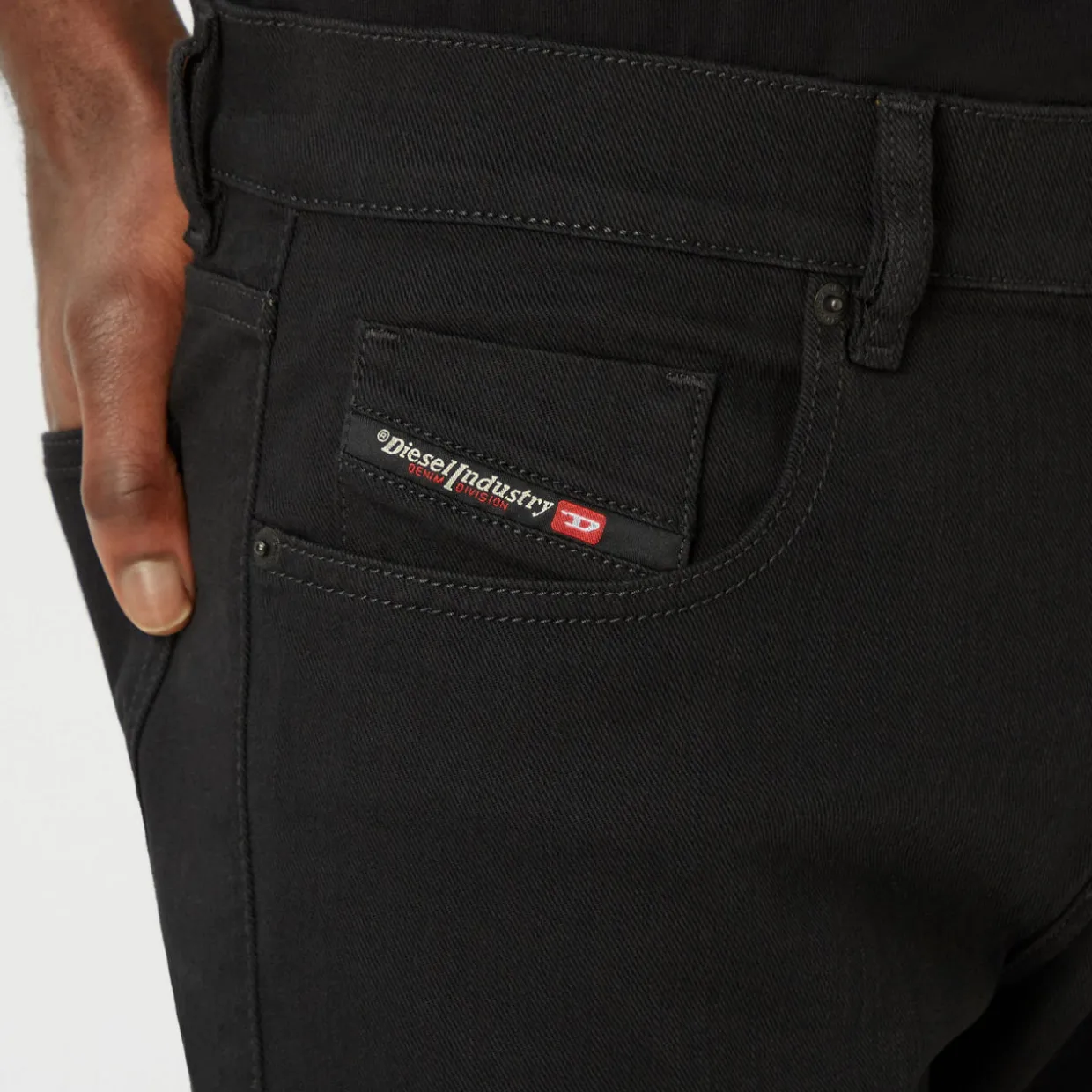 D-Strukt Slim Leg Jeans
