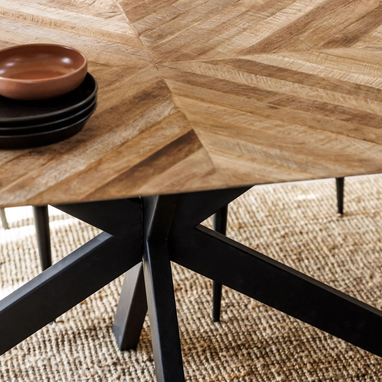 Everett Dining Table