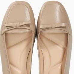 Glows Leather Square Toe Bow Trim Loafers