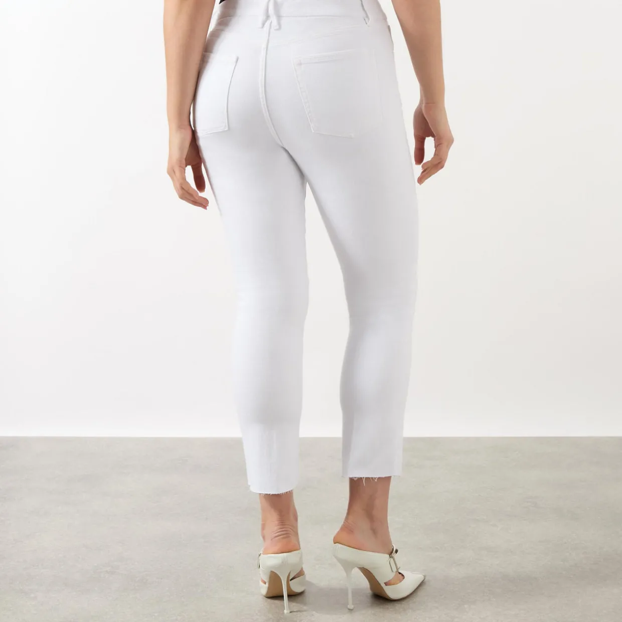 Good Raw Hem High-Rise Straight Leg Jeans