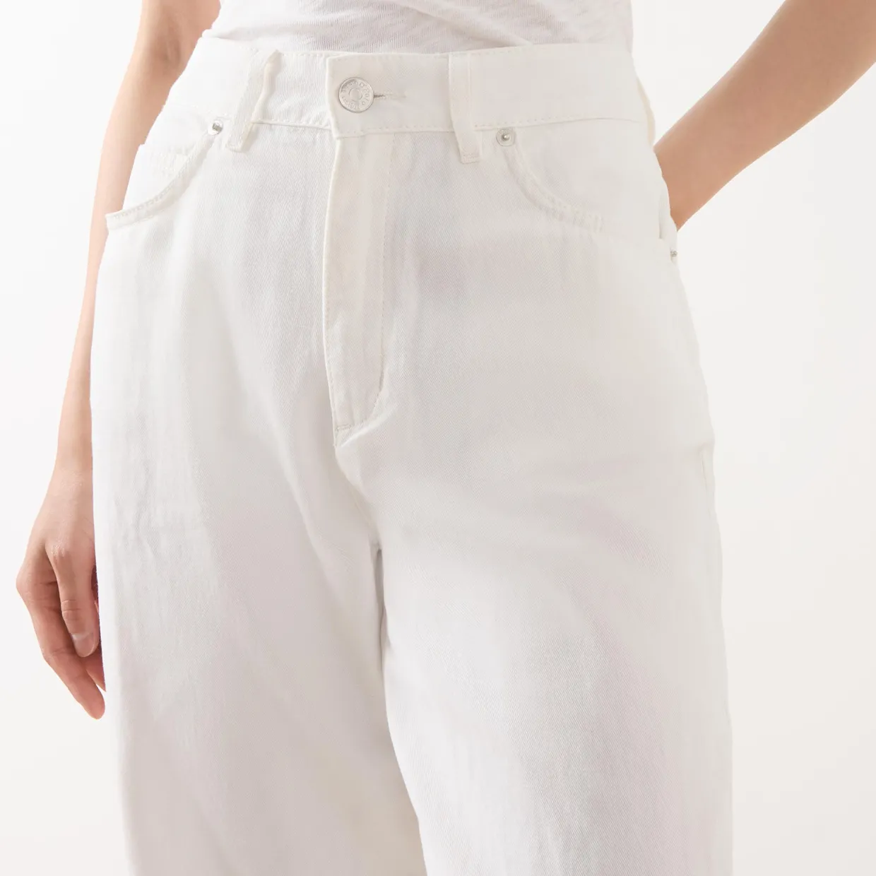 High-Rise Cropped Straight Leg Jeans