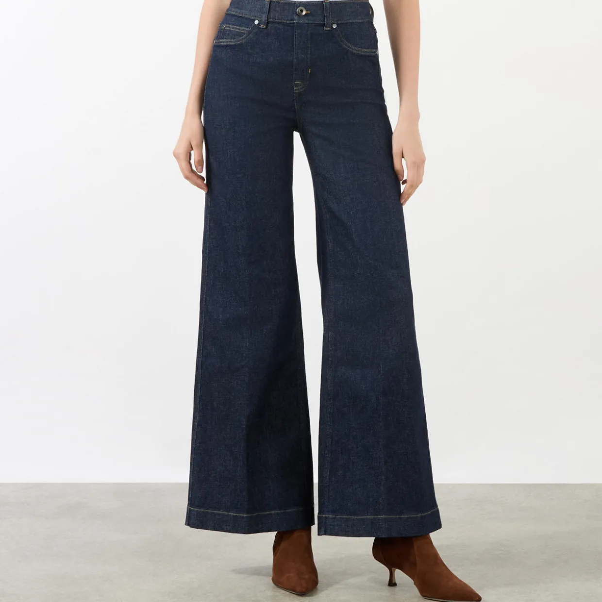 High-Rise Wide Leg Jeans