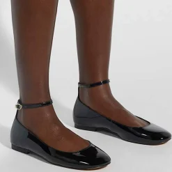 Hoop Ballet Flats