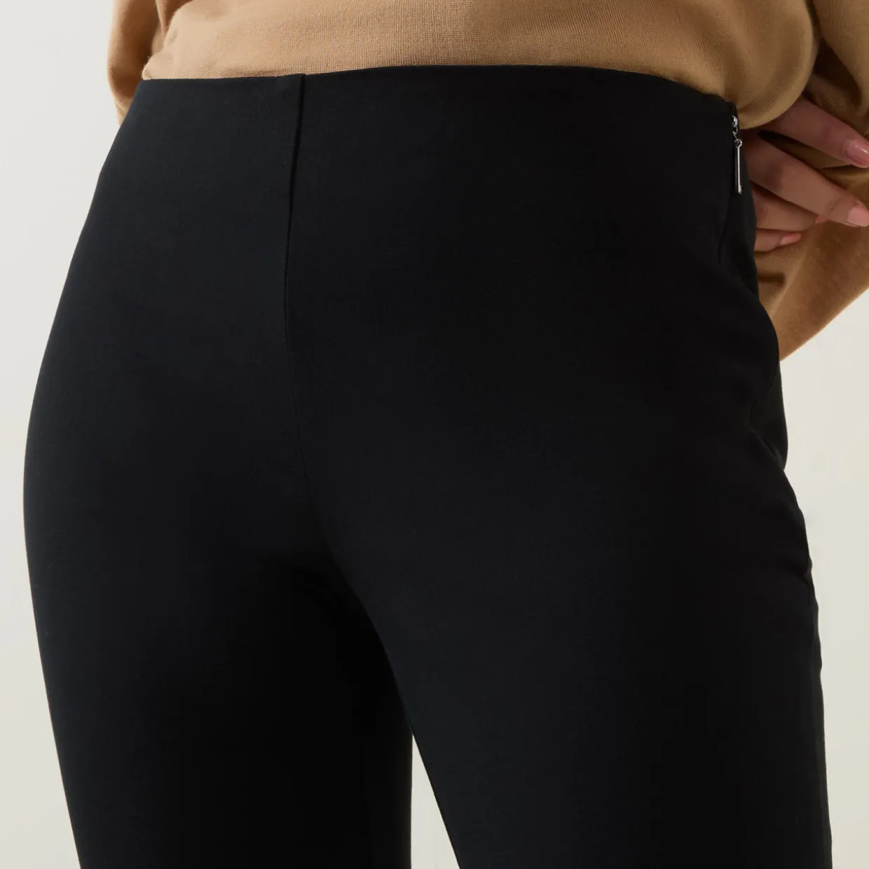 Keslina Skinny-Leg Cropped Trousers
