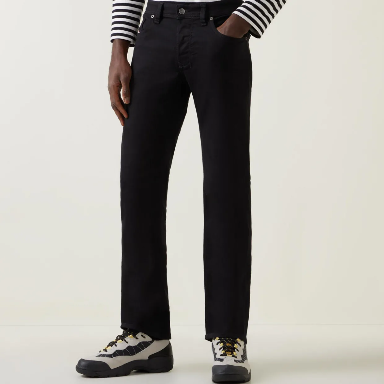 Larkee Mid-Rise Straight Leg Jeans