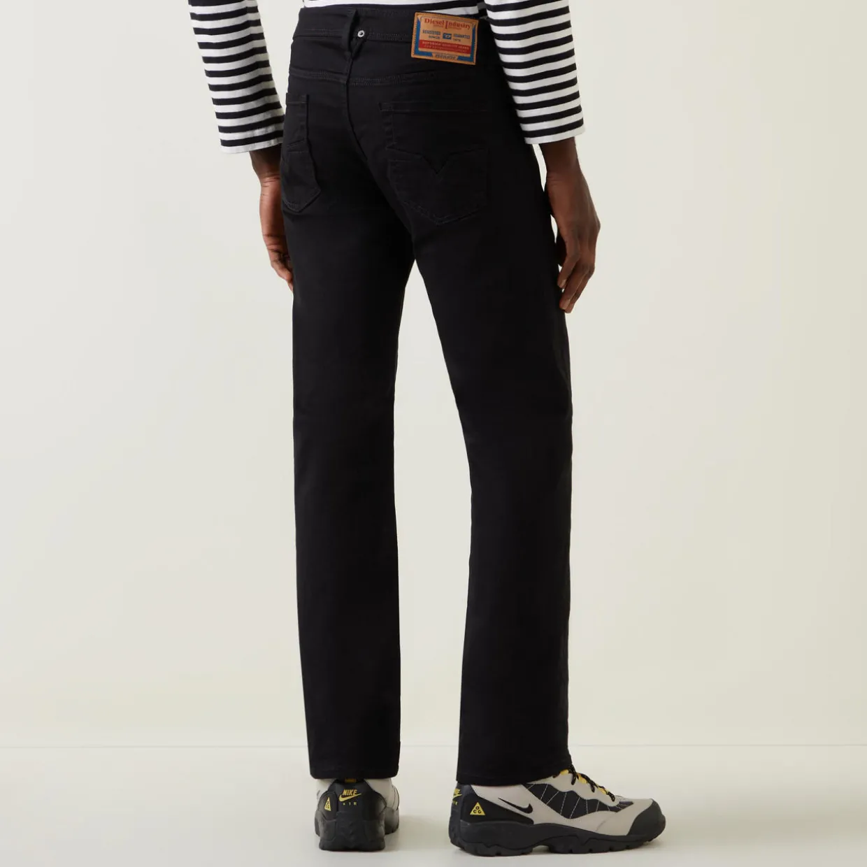 Larkee Mid-Rise Straight Leg Jeans