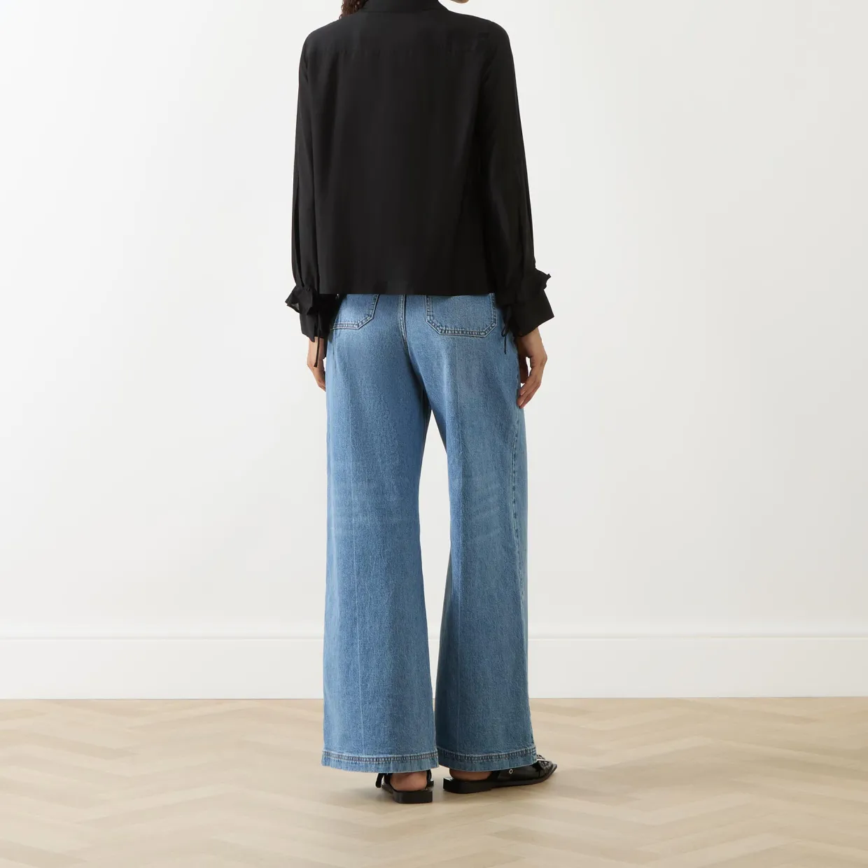 Lesienna Ruffle Blouse