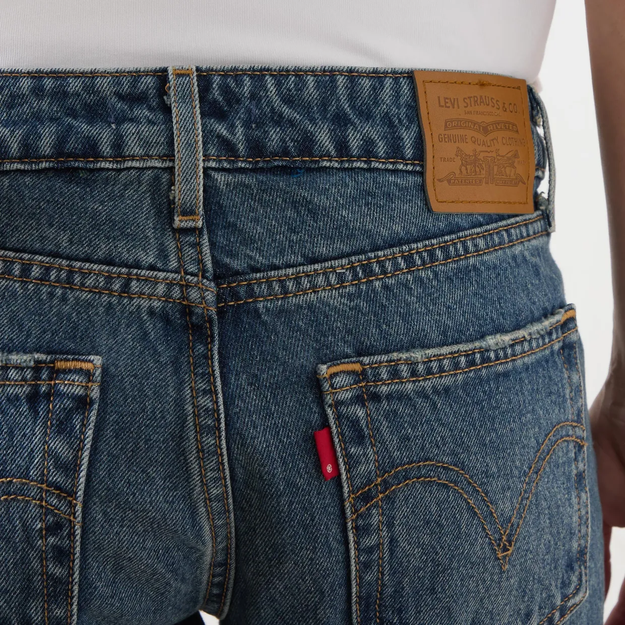 Low-Rise Wide Leg Jeans