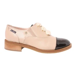M682 Lace-Up Shoes