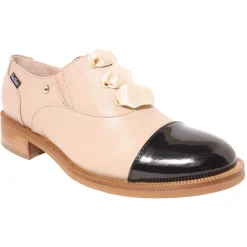 M682 Lace-Up Shoes