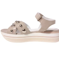 M722 Sandals