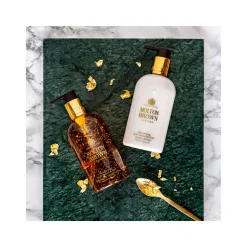 Mesmerising Oudh Accord & Gold Fine Liquid Hand Wash